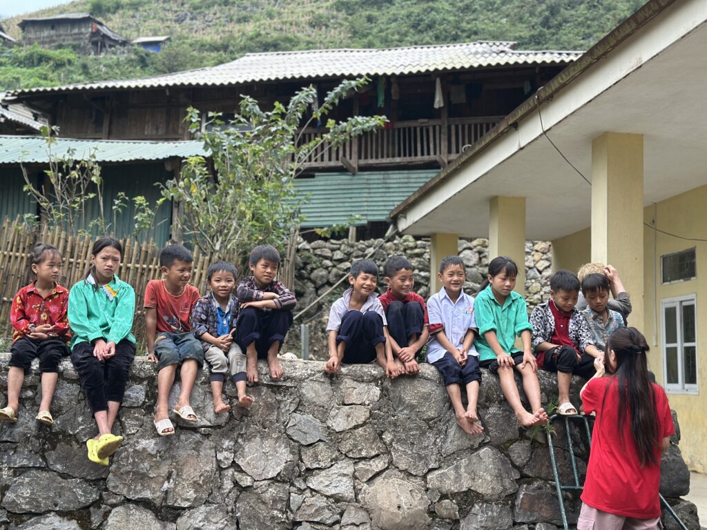DCOM thành lập Quỹ ươm mầm - tiếp sức cho trẻ em nghèo đến trường